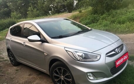 Hyundai Solaris II рестайлинг, 2013 год, 870 000 рублей, 1 фотография