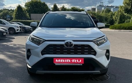 Toyota RAV4, 2020 год, 2 550 000 рублей, 1 фотография
