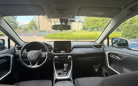 Toyota RAV4, 2020 год, 2 550 000 рублей, 6 фотография