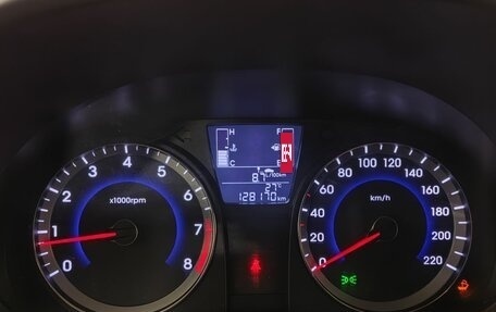 Hyundai Solaris II рестайлинг, 2016 год, 850 000 рублей, 15 фотография
