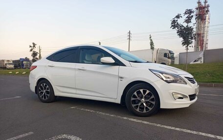 Hyundai Solaris II рестайлинг, 2015 год, 1 180 000 рублей, 19 фотография