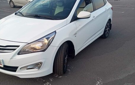 Hyundai Solaris II рестайлинг, 2015 год, 1 180 000 рублей, 20 фотография