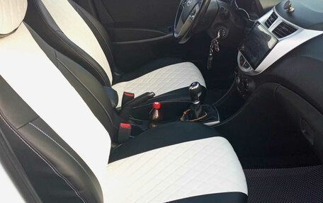 Hyundai Solaris II рестайлинг, 2015 год, 1 180 000 рублей, 32 фотография