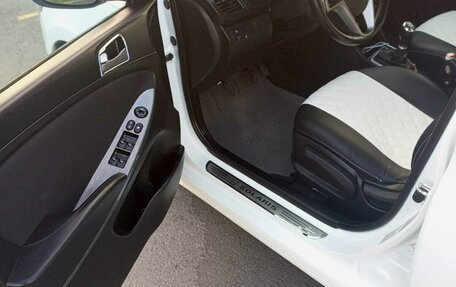 Hyundai Solaris II рестайлинг, 2015 год, 1 180 000 рублей, 38 фотография