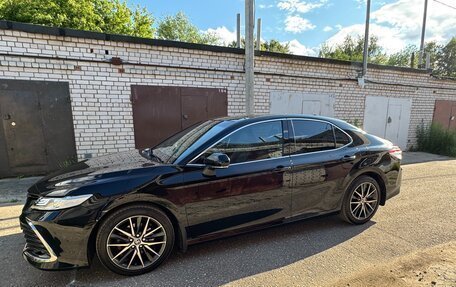 Toyota Camry, 2021 год, 3 390 000 рублей, 5 фотография