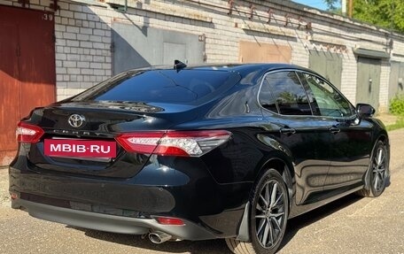 Toyota Camry, 2021 год, 3 390 000 рублей, 8 фотография