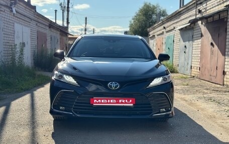 Toyota Camry, 2021 год, 3 390 000 рублей, 3 фотография