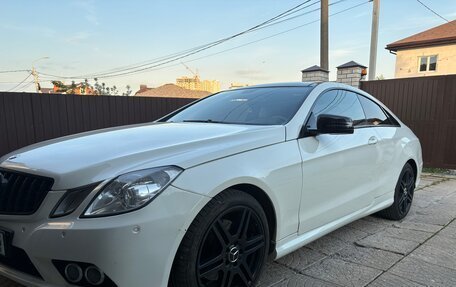 Mercedes-Benz E-Класс, 2011 год, 1 600 000 рублей, 2 фотография