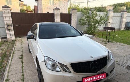 Mercedes-Benz E-Класс, 2011 год, 1 600 000 рублей, 3 фотография