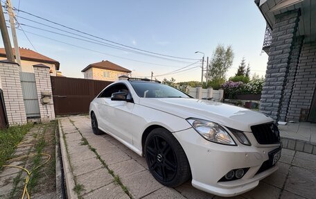 Mercedes-Benz E-Класс, 2011 год, 1 600 000 рублей, 4 фотография