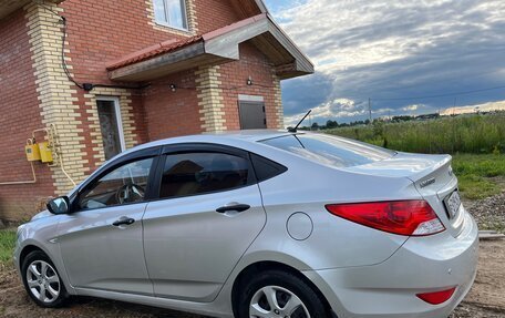 Hyundai Solaris II рестайлинг, 2013 год, 800 000 рублей, 3 фотография