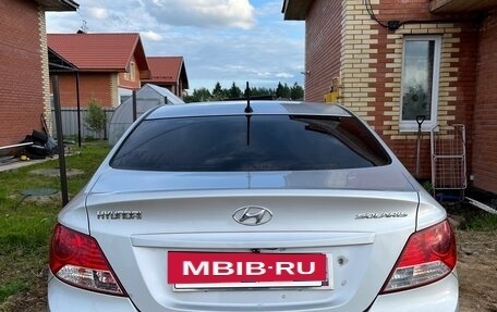Hyundai Solaris II рестайлинг, 2013 год, 800 000 рублей, 2 фотография