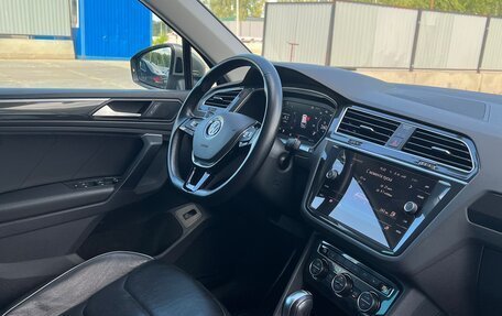 Volkswagen Tiguan II, 2019 год, 2 850 000 рублей, 13 фотография