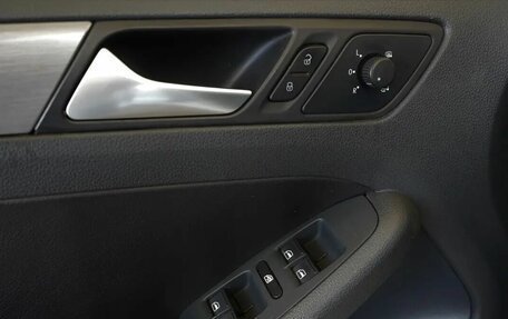 Volkswagen Jetta VI, 2013 год, 1 039 000 рублей, 11 фотография