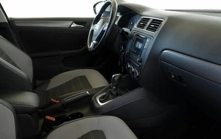 Volkswagen Jetta VI, 2013 год, 1 039 000 рублей, 12 фотография