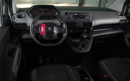 Peugeot Rifter I, 2018 год, 1 649 000 рублей, 6 фотография
