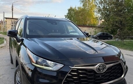 Toyota Highlander, 2020 год, 4 990 000 рублей, 2 фотография