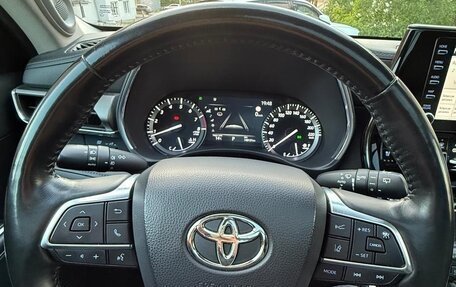 Toyota Highlander, 2020 год, 4 990 000 рублей, 28 фотография