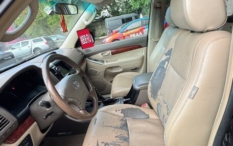 Toyota Land Cruiser Prado 120 рестайлинг, 2008 год, 1 800 000 рублей, 7 фотография