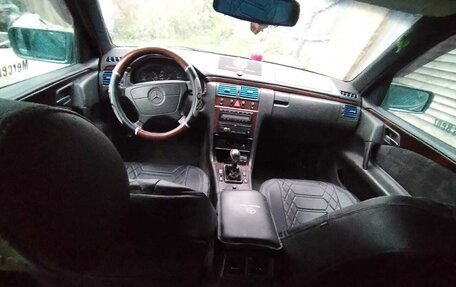 Mercedes-Benz E-Класс, 1996 год, 200 000 рублей, 7 фотография