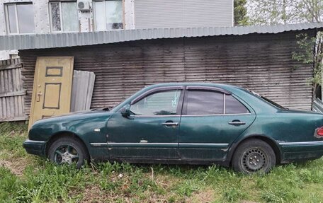 Mercedes-Benz E-Класс, 1996 год, 200 000 рублей, 5 фотография
