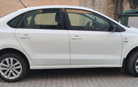 Volkswagen Polo VI (EU Market), 2013 год, 965 000 рублей, 3 фотография