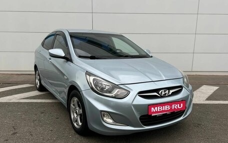 Hyundai Solaris II рестайлинг, 2011 год, 690 000 рублей, 2 фотография