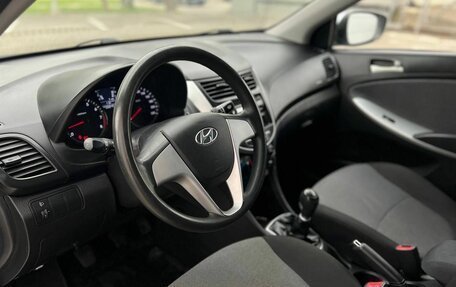 Hyundai Solaris II рестайлинг, 2011 год, 690 000 рублей, 17 фотография