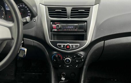 Hyundai Solaris II рестайлинг, 2011 год, 690 000 рублей, 22 фотография