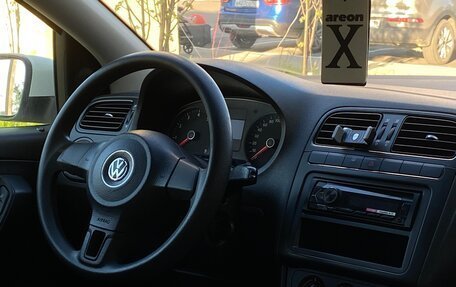 Volkswagen Polo VI (EU Market), 2011 год, 500 000 рублей, 11 фотография