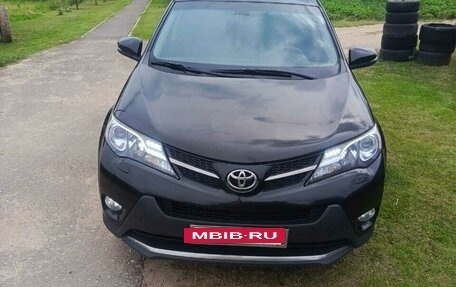 Toyota RAV4, 2014 год, 1 610 000 рублей, 3 фотография
