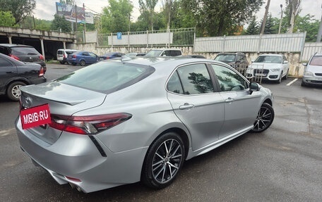 Toyota Camry, 2022 год, 2 850 000 рублей, 4 фотография