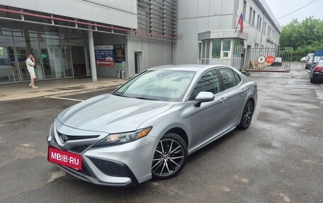 Toyota Camry, 2022 год, 2 850 000 рублей, 8 фотография