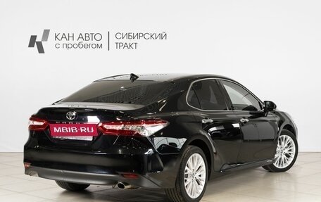 Toyota Camry, 2020 год, 3 132 000 рублей, 2 фотография