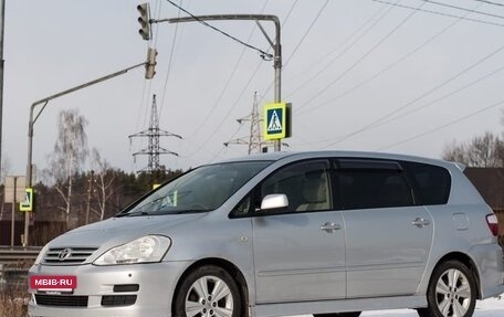 Toyota Ipsum II, 2003 год, 900 000 рублей, 2 фотография