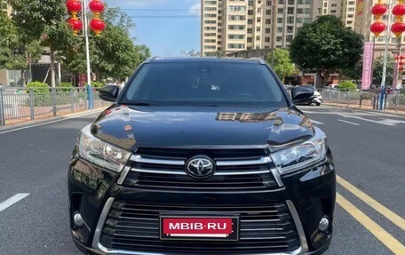 Toyota Highlander III, 2021 год, 2 509 810 рублей, 2 фотография
