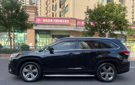 Toyota Highlander III, 2021 год, 2 509 810 рублей, 8 фотография
