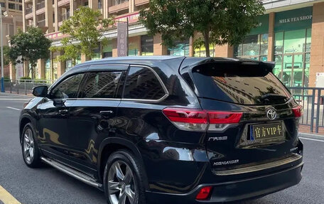 Toyota Highlander III, 2021 год, 2 509 810 рублей, 6 фотография