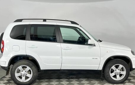 Chevrolet Niva I рестайлинг, 2018 год, 800 000 рублей, 4 фотография