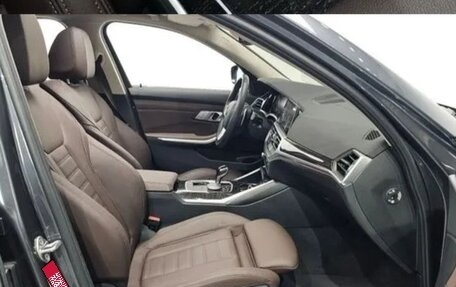 BMW 3 серия, 2022 год, 3 300 000 рублей, 10 фотография