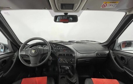 Chevrolet Niva I рестайлинг, 2018 год, 800 000 рублей, 10 фотография
