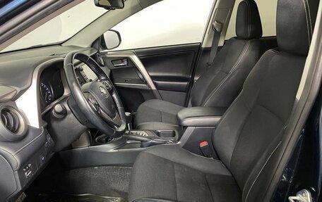 Toyota RAV4, 2018 год, 2 290 000 рублей, 17 фотография