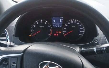Hyundai Solaris II рестайлинг, 2011 год, 620 000 рублей, 3 фотография