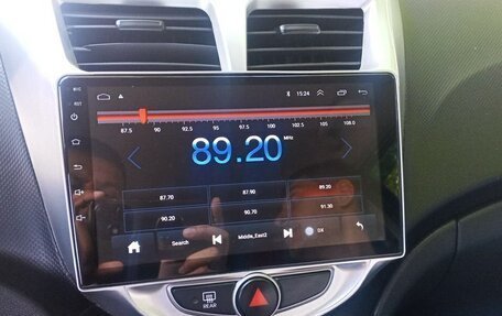 Hyundai Solaris II рестайлинг, 2011 год, 620 000 рублей, 8 фотография