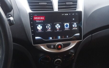 Hyundai Solaris II рестайлинг, 2011 год, 620 000 рублей, 5 фотография
