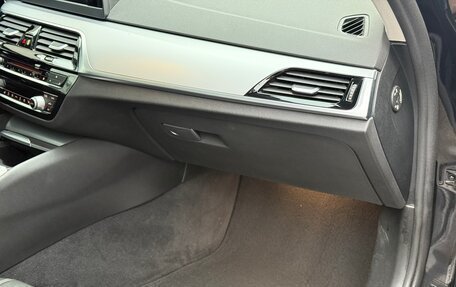 BMW 5 серия, 2017 год, 2 430 000 рублей, 12 фотография