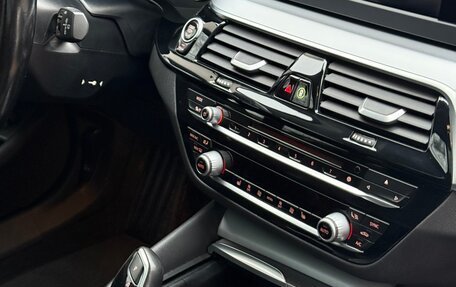 BMW 5 серия, 2017 год, 2 430 000 рублей, 11 фотография
