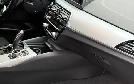 BMW 5 серия, 2017 год, 2 430 000 рублей, 15 фотография