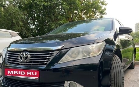 Toyota Camry, 2011 год, 1 690 000 рублей, 2 фотография