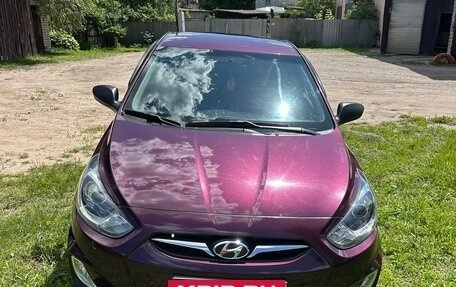 Hyundai Solaris II рестайлинг, 2012 год, 800 000 рублей, 9 фотография